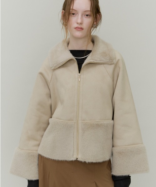 Plumel(プルメル)の「Fur & Mouton Flare Short Coat / ファー&ムートンステンカラーショートコート(ムートンコート・レディース・チャコールグレー/ブラウン/ベージュ・MEDIUM)」の16枚目の写真