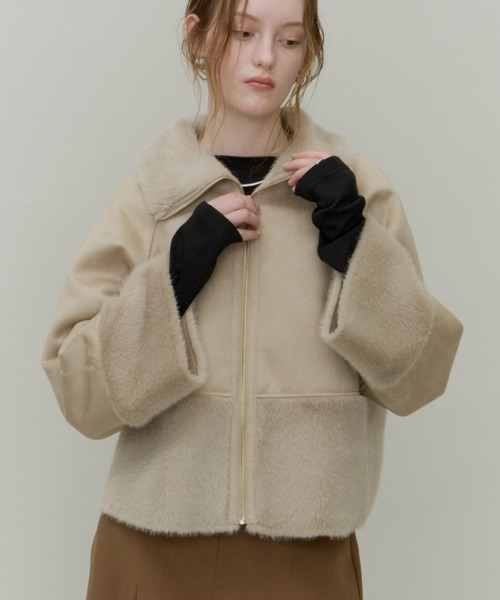 Plumel(プルメル)の「Fur & Mouton Flare Short Coat / ファー&ムートンステンカラーショートコート(ムートンコート・レディース・チャコールグレー/ブラウン/ベージュ・MEDIUM)」の19枚目の写真