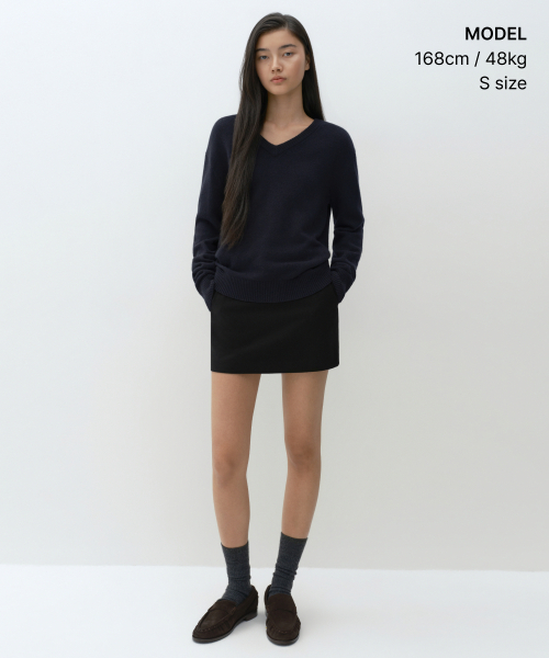 MUSINSA STANDARD WOMAN（ムシンサスタンダードウーマン）の「[ビクトリアウール] レディース Vネックニット [ネイビー]（ニット/セーター・レディース・その他・SMALL/MEDIUM/LARGE/X-SMALL）」の2枚目の写真