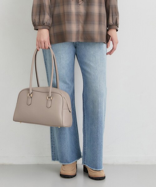 THE SHOP TK (ザ ショップ ティーケー )の「ロングハンドルボストンバッグ(ボストンバッグ・レディース・サンドベージュ/ブラック/ダークブラウン・00)」の8枚目の写真