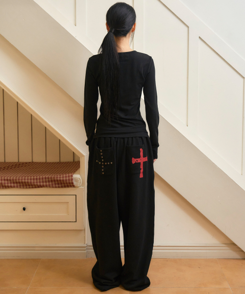PRENDA(プレンダ)の「ポケット付きヘンリーネック 長袖 ブラック(Tシャツ/カットソー・レディース・その他・FREE)」の4枚目の写真