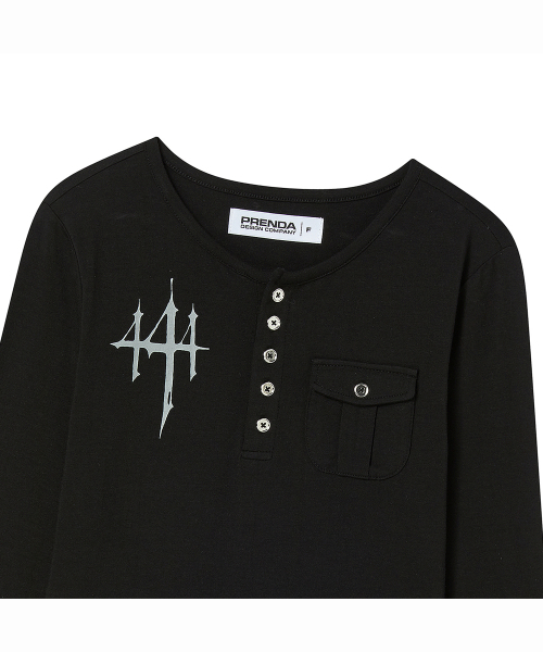 PRENDA(プレンダ)の「ポケット付きヘンリーネック 長袖 ブラック(Tシャツ/カットソー・レディース・その他・FREE)」の6枚目の写真