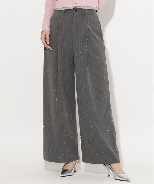 AND COUTURE（アンドクチュール）の「ビジュー付きタックワイドパンツ（その他パンツ・レディース・ライトグレー/グレー・SMALL/MEDIUM）」の6枚目の写真