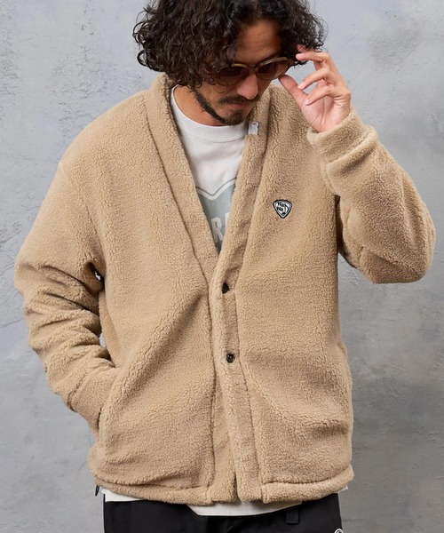 No Rain No Rainbow(ノーレインノーレインボー)の「mcg3883- drop shoulder boa cardigan (pick mini patch ) ボアカーディガン(NR26W-07)(カーディガン/ボレロ・メンズ・ブラック/ベージュ/グレー・S/M/L/XL)」の1枚目の写真