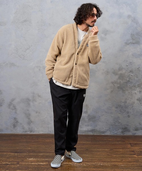 No Rain No Rainbow(ノーレインノーレインボー)の「mcg3883- drop shoulder boa cardigan (pick mini patch ) ボアカーディガン(NR26W-07)(カーディガン/ボレロ・メンズ・ブラック/ベージュ/グレー・S/M/L/XL)」の21枚目の写真