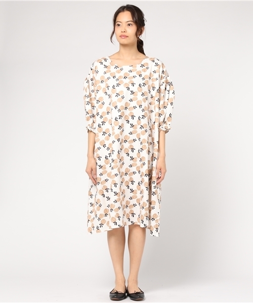 MERLOT（メルロー）の「カスタネット柄スモックワンピース9047（ワンピース・レディース・ベージュ/グリーン/ブルー・FREE）」の7枚目の写真