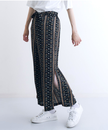 MERLOT | エスニックボタニカルラインサイドスリットワイドパンツ1154(その他パンツ)