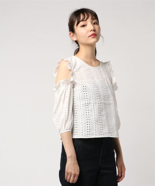 OPEN SHOULDER SCALLOP TOPS OPEN SHOULDER SCALLOP TOPS