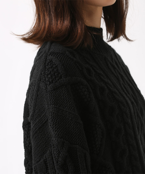 AZUL by moussy（アズールバイマウジー）の「ビッグケーブルニット（ニット/セーター・レディース・ブラック/ベージュ/レッド/オフホワイト・SMALL/MEDIUM）」の8枚目の写真