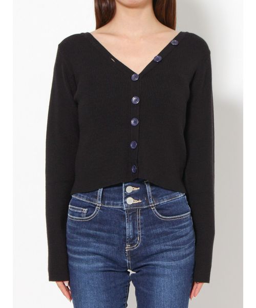 dazzlin（ダズリン）の「Vネックマルチボタンカーデ（カーディガン/ボレロ・レディース・ブラック/オフホワイト/レッド・FREE）」の7枚目の写真