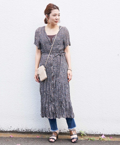 DISCOAT(ディスコート)の「スマホショルダー/お財布ショルダー/スマホポシェット(ショルダーバッグ・レディース・ブラック/ベージュ・FREE)」の6枚目の写真