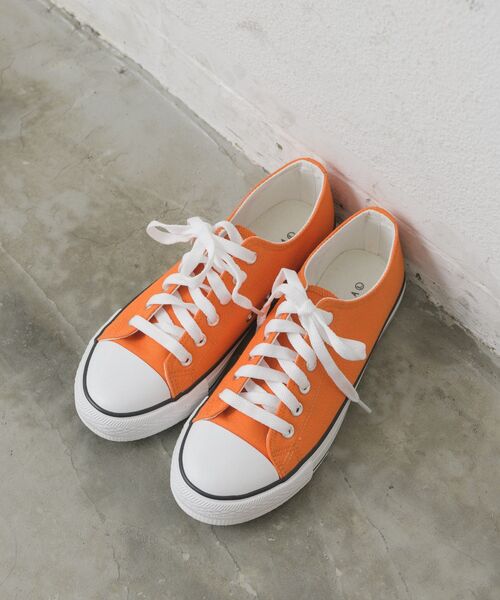 RETRO GIRL(レトロガール)の「スニーカー(スニーカー・レディース・オフホワイト/ダークブラウン/ブラック/ダークグレー/レッド/イエロー/ライトブラウン/アイボリー/チョコ/スモークピンク/ライトブルー/ライトピンク/グリーン/オレンジ・MEDIUM/LARGE/SMALL)」の14枚目の写真