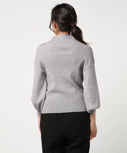 TRUDEA（トルディア）の「ボトルネック　リブニットプルオーバー（ニット/セーター・レディース・ホワイト/ライトグレー/ブラック/ブラウン/オレンジ/キャメル/ピンク/ベージュ/ネイビー/モカ・MEDIUM/LARGE）」の11枚目の写真