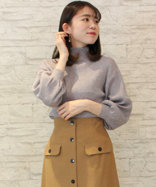 TRUDEA（トルディア）の「ボトルネック　リブニットプルオーバー（ニット/セーター・レディース・ホワイト/ライトグレー/ブラック/ブラウン/オレンジ/キャメル/ピンク/ベージュ/ネイビー/モカ・MEDIUM/LARGE）」の22枚目の写真