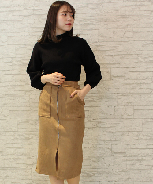 TRUDEA（トルディア）の「ボトルネック　リブニットプルオーバー（ニット/セーター・レディース・ホワイト/ライトグレー/ブラック/ブラウン/オレンジ/キャメル/ピンク/ベージュ/ネイビー/モカ・MEDIUM/LARGE）」の13枚目の写真