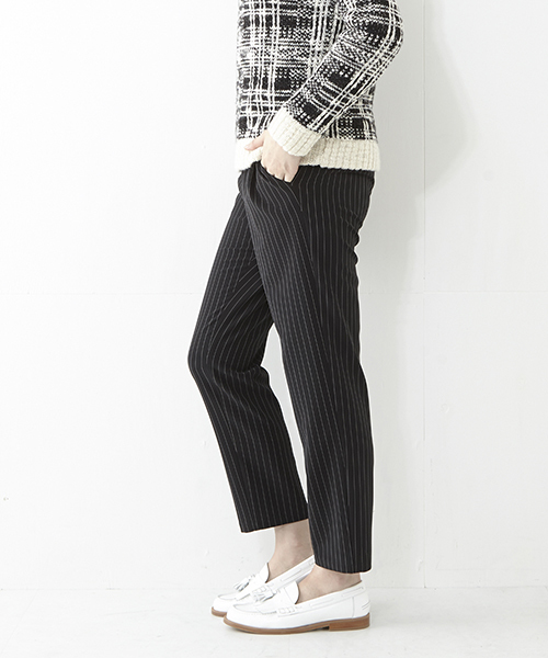 Ray BEAMS(レイビームス)の「 Ray BEAMS / ピンストライプ サス付きパンツ(その他パンツ・レディース・ブラック・0/1)」の9枚目の写真