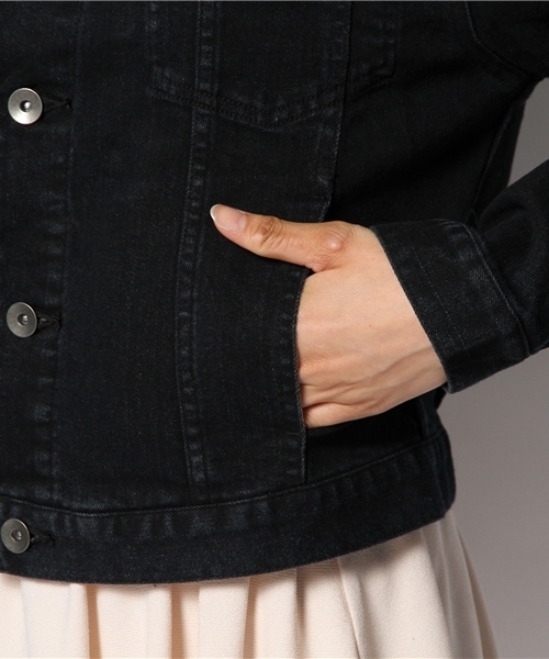 WEGO(ウィゴー)の「WEGO/デニムバック刺繍Gジャン(デニムジャケット・レディース・ブラック/ダークインディゴブルー・FREE)」の4枚目の写真