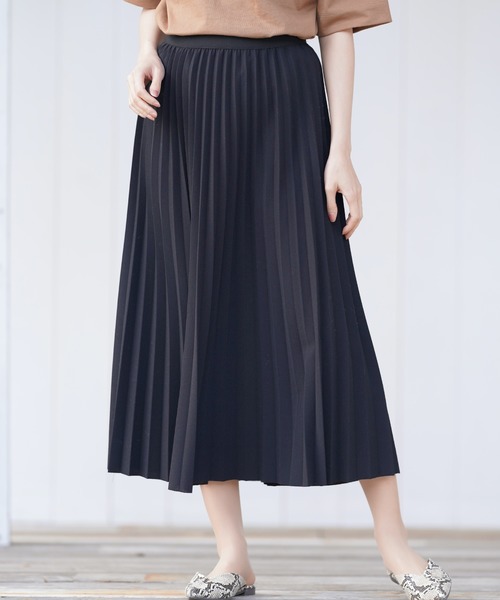 rps（アールピーエス）の「カットアムンゼンプリーツロングスカート（スカート・レディース・グリーン/チャコールグレー/グレイッシュベージュ/ブラック・M）」の2枚目の写真