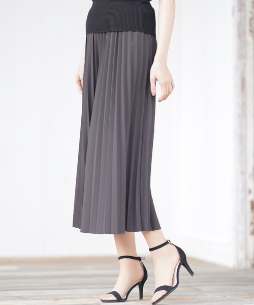 rps（アールピーエス）の「カットアムンゼンプリーツロングスカート（スカート・レディース・グリーン/チャコールグレー/グレイッシュベージュ/ブラック・M）」の8枚目の写真