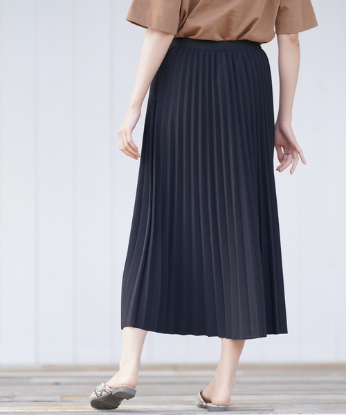 rps（アールピーエス）の「カットアムンゼンプリーツロングスカート（スカート・レディース・グリーン/チャコールグレー/グレイッシュベージュ/ブラック・M）」の6枚目の写真