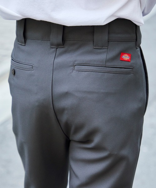 Dickies(ディッキーズ)の「Dickies/ディッキーズ別注 セミワイドシルエットセンタープレスセミフレアパンツ(チノパンツ・メンズ・ブラック/チャコール/ダークブラウン/ベージュ/ホワイト・S/M/L)」の13枚目の写真