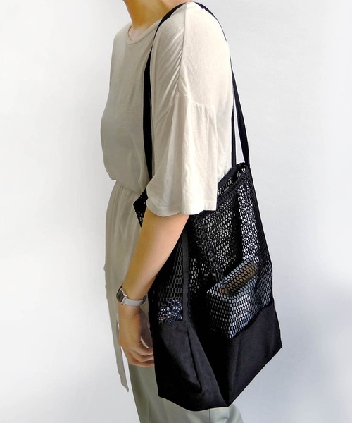 minia（ミニア）の「ハーフメッシュバッグ　◆（トートバッグ・レディース・ブラック/ホワイト・FREE）」の3枚目の写真