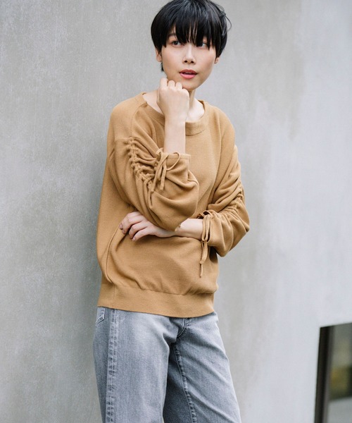 Munich（ミューニック）の「レーヨンウールギャザーニット　シャーリングスリーブプルオーバー（ニット/セーター・レディース・ブラック/レッド/ブラック系その他/キャメル/グレイッシュベージュ・FREE）」の21枚目の写真