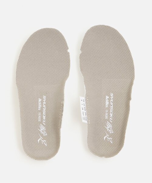 瞬足(シュンソク)の「/瞬足(シュンソク) 別注ボリュームスニーカー(スニーカー・キッズ・ブラック/ベージュ・23/24/22/15 /17/16/19/21/20/18)」の6枚目の写真