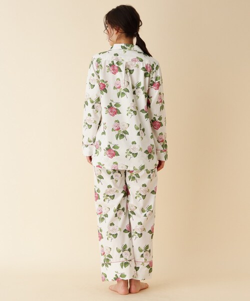 LAURA ASHLEY（ローラアシュレイ）の「カミール柄パジャマ