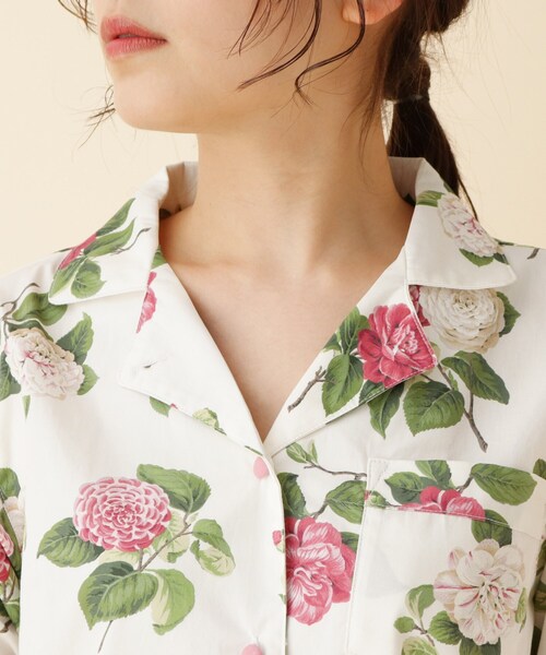 完売！ローラアシュレイパジャマ！カミール柄新品未使用タグ付き！コメント割引あり！ LAURA ASHLEY（ローラアシュレイ）の「カミール柄パジャマ