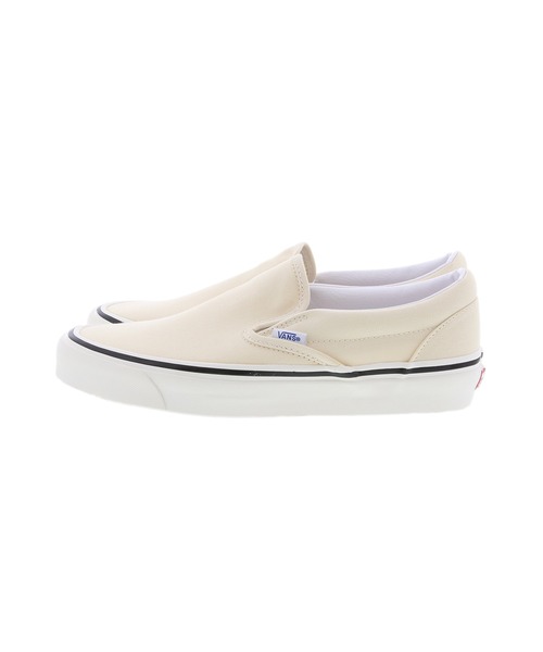 VANS(バンズ)の「VANZ ヴァンズ CLASSIC SLIP-ON 98 DX - VN0A3JEXQWP(スニーカー・レディース・ホワイト・23㎝/24㎝/23.5㎝/24.5㎝)」の2枚目の写真