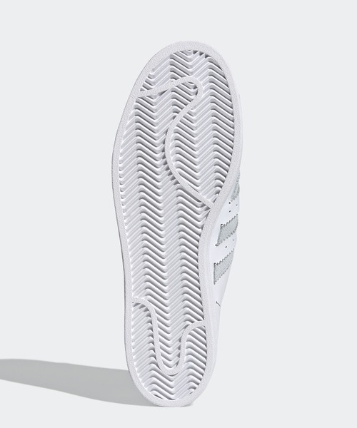 adidas（アディダス）の「スーパースター ミニマリスト アイコン [Superstar Minimalist Icons] アディダスオリジナルス（スニーカー・メンズ・ホワイト・24.0cm/27.0cm/29.0cm/25.5cm/24.5cm/23.5cm/26.0cm/26.5cm/22.5cm/25.0cm/28.5cm/22.0cm/28.0cm/27.5cm/23.0cm）」の6枚目の写真