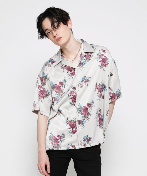 VANQUISH(ヴァンキッシュ)の「PLANTS APLENTY BOX WIDE SHIRT ~JAPAN MADE~ *(シャツ/ブラウス・メンズ・ホワイト/ネイビー/サックスブルー・MEDIUM/LARGE)」の2枚目の写真