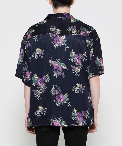 VANQUISH(ヴァンキッシュ)の「PLANTS APLENTY BOX WIDE SHIRT ~JAPAN MADE~ *(シャツ/ブラウス・メンズ・ホワイト/ネイビー/サックスブルー・MEDIUM/LARGE)」の5枚目の写真