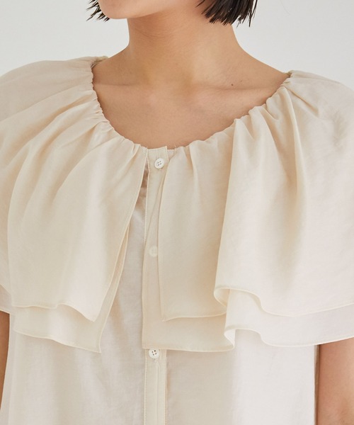ROPE'（ロペ）の「【洗える】ティアードラッフルブラウス（シャツ/ブラウス・レディース・ベージュ/ネイビー/オフホワイト・38）」の8枚目の写真