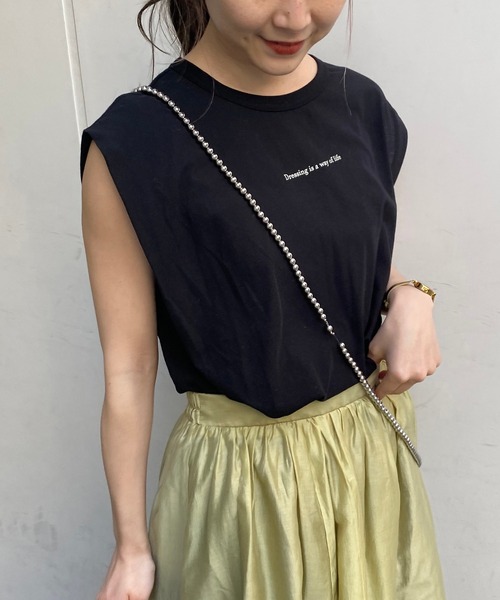 CAPRICIEUX LE'MAGE（カプリシューレマージュ）の「フロントロゴTシャツ（Tシャツ/カットソー・レディース・ホワイト/ブラック/グレイッシュベージュ・FREE）」の12枚目の写真