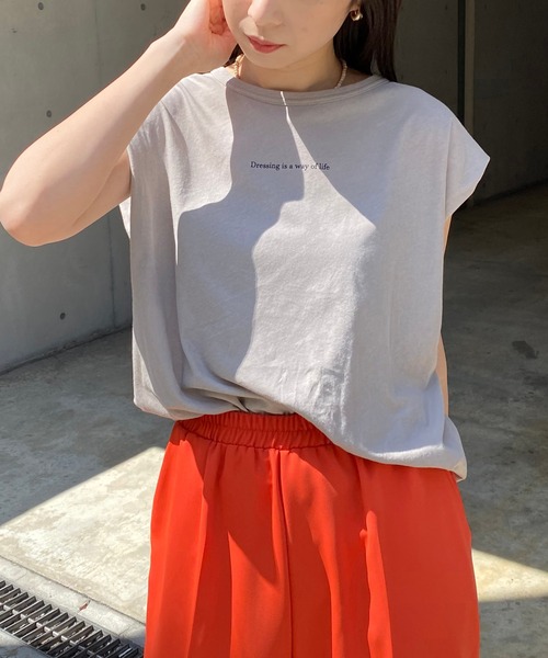 CAPRICIEUX LE'MAGE（カプリシューレマージュ）の「フロントロゴTシャツ（Tシャツ/カットソー・レディース・ホワイト/ブラック/グレイッシュベージュ・FREE）」の19枚目の写真