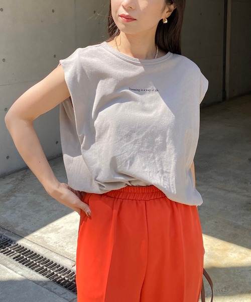 CAPRICIEUX LE'MAGE（カプリシューレマージュ）の「フロントロゴTシャツ（Tシャツ/カットソー・レディース・ホワイト/ブラック/グレイッシュベージュ・FREE）」の20枚目の写真