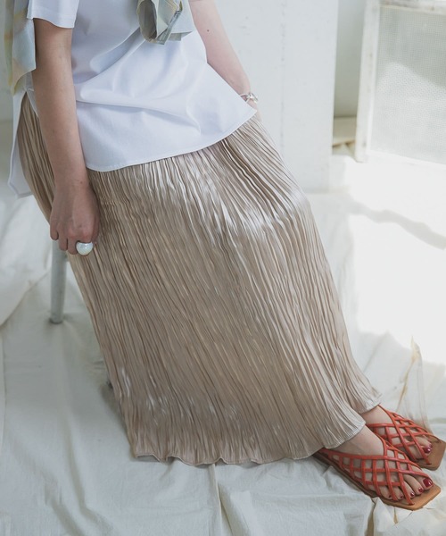 ITEMS URBANRESEARCH(アイテムズ アーバンリサーチ)の「シャイニープリーツスカート(スカート・レディース・ピンクベージュ/チャコールグレー/オレンジ/グレー・FREE)」の4枚目の写真