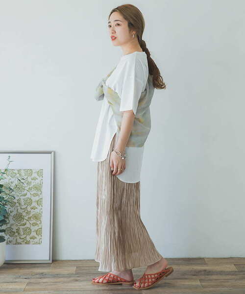 ITEMS URBANRESEARCH(アイテムズ アーバンリサーチ)の「シャイニープリーツスカート(スカート・レディース・ピンクベージュ/チャコールグレー/オレンジ/グレー・FREE)」の8枚目の写真