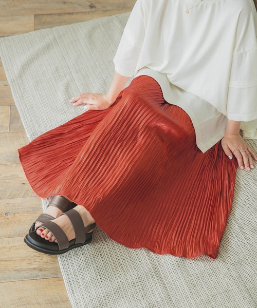 ITEMS URBANRESEARCH(アイテムズ アーバンリサーチ)の「シャイニープリーツスカート(スカート・レディース・ピンクベージュ/チャコールグレー/オレンジ/グレー・FREE)」の9枚目の写真