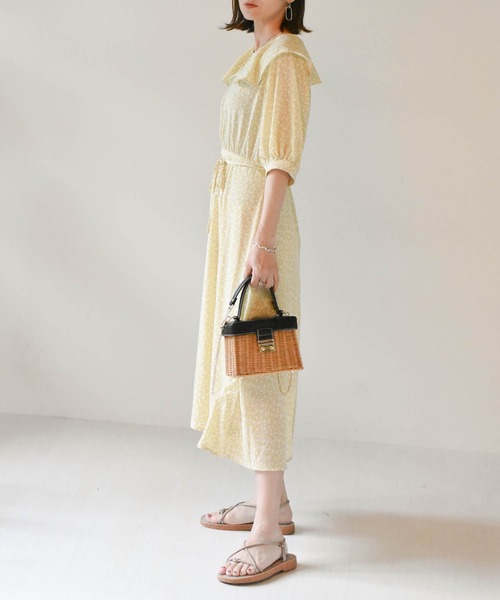 muure（ミュール）の「ビッグカラー花柄ワンピース（ワンピース・レディース・ブルー/ブラック/イエロー・FREE）」の9枚目の写真