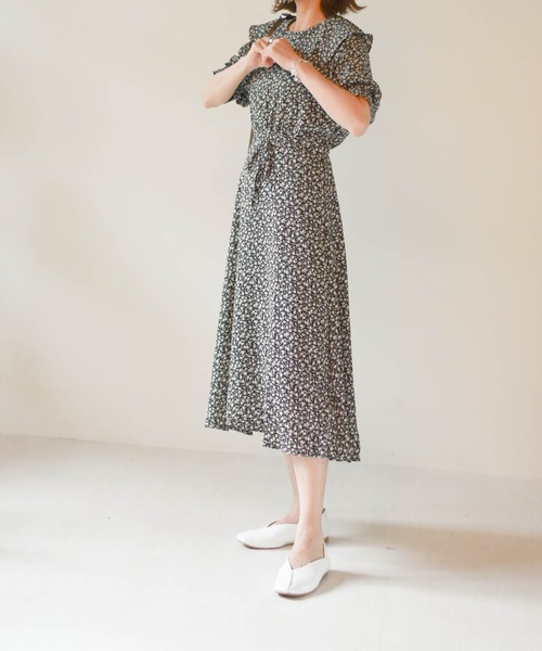 muure（ミュール）の「ビッグカラー花柄ワンピース（ワンピース・レディース・ブルー/ブラック/イエロー・FREE）」の12枚目の写真