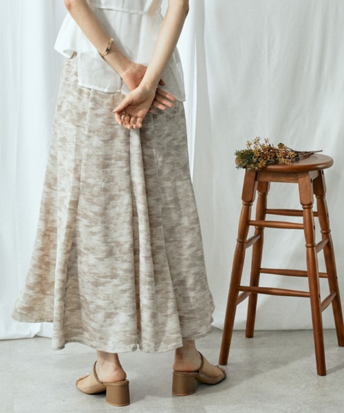 Amourire(アムリール)の「ニュアンス柄フレアSK(スカート・レディース・ベージュ/ブルー・M)」の7枚目の写真