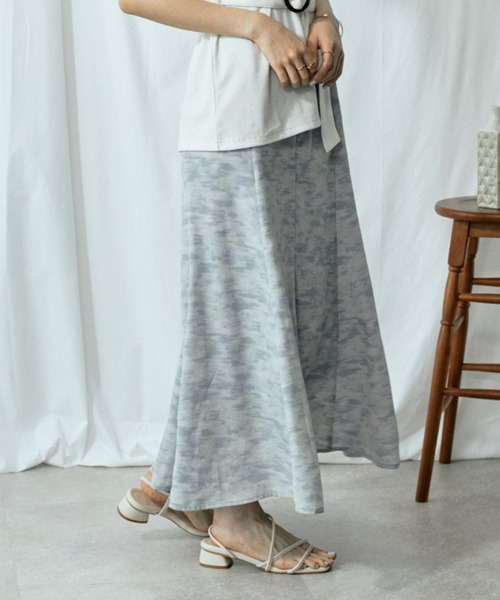 Amourire(アムリール)の「ニュアンス柄フレアSK(スカート・レディース・ベージュ/ブルー・M)」の5枚目の写真