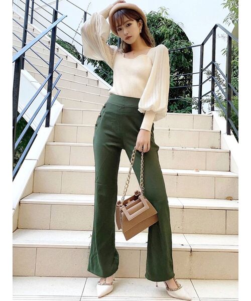 RESEXXY（リゼクシー）の「サイドボタンセミフレアパンツ（その他パンツ・レディース・ブラック/ブラウン/グリーン・FREE）」の5枚目の写真