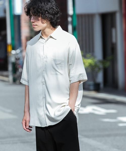 ITEMS URBANRESEARCH（アイテムズ アーバンリサーチ）の「レーヨンリネン 半袖シャツ（シャツ/ブラウス・メンズ・チャコールグレー/オレンジ/ミント/グレー系その他・MEDIUM/LARGE）」の3枚目の写真