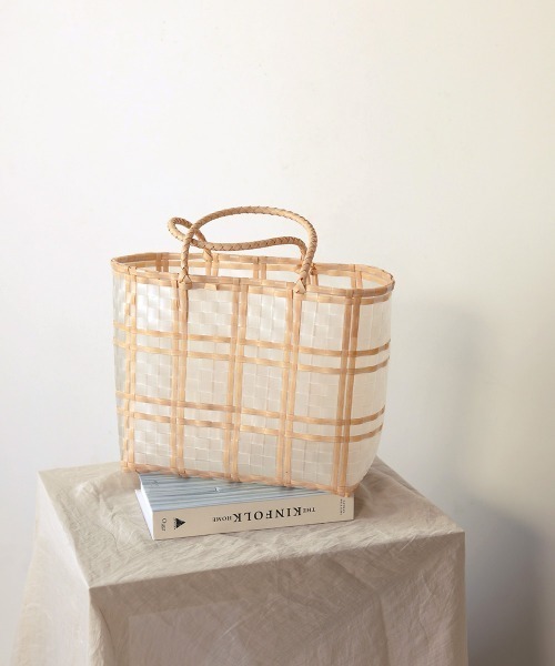 Bab（バブ）の「【WEB限定】ナチュラルクリア編みビッグバッグ（かごバッグ・レディース・ベージュ・ONESIZE）」の4枚目の写真
