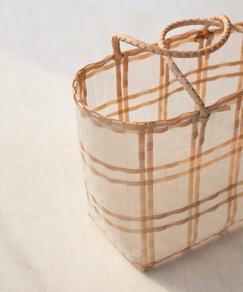 Bab（バブ）の「【WEB限定】ナチュラルクリア編みビッグバッグ（かごバッグ・レディース・ベージュ・ONESIZE）」の7枚目の写真