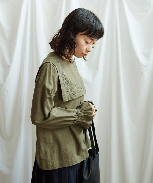 Lene(レネ)の「フラワーステッチ刺繍 セーラーブラウス(シャツ/ブラウス・レディース・カーキ/ベージュ・FREE)」の15枚目の写真